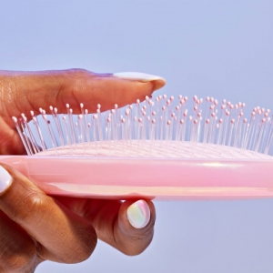 Wet Brush PRO Detangler Holographic Pink cetka za kosu Wet Brush PRO Detangler Holographic Pink cetka za kosu