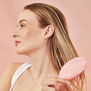 Wet Brush PRO Detangler Holographic Pink cetka za kosu Wet Brush PRO Detangler Holographic Pink cetka za kosu